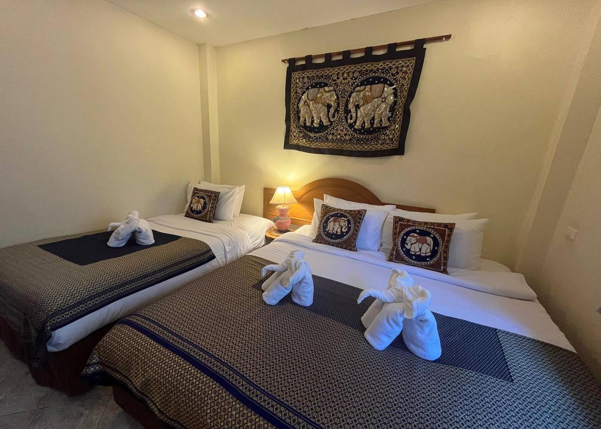 Ginis Beach Resort Kamala Beach Exteriör bild